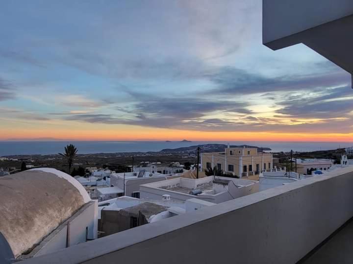 Pýrgos Astivi Santorini Apartments מראה חיצוני תמונה